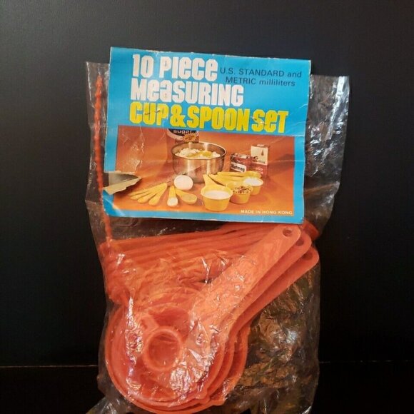 10 Piece Measuring Cup & Spoon Set U.S. Standard & Metric Milliliters Orange Pla - Picture 2 of 3